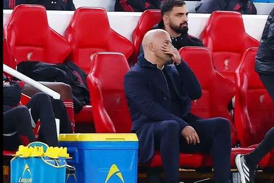 1亿豪赌争四！萨拉赫惨遭弃用？利物浦冬窗大换血能救局吗？